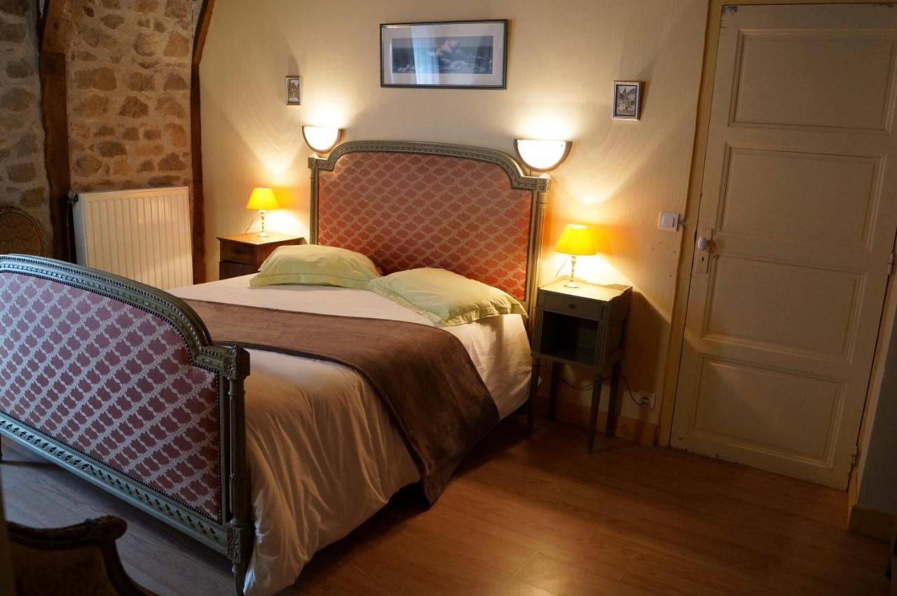 Saint-Exupéry-les-Roches Gite De 15 Places En Chambre De 2, 4, 5 Personnes מראה חיצוני תמונה