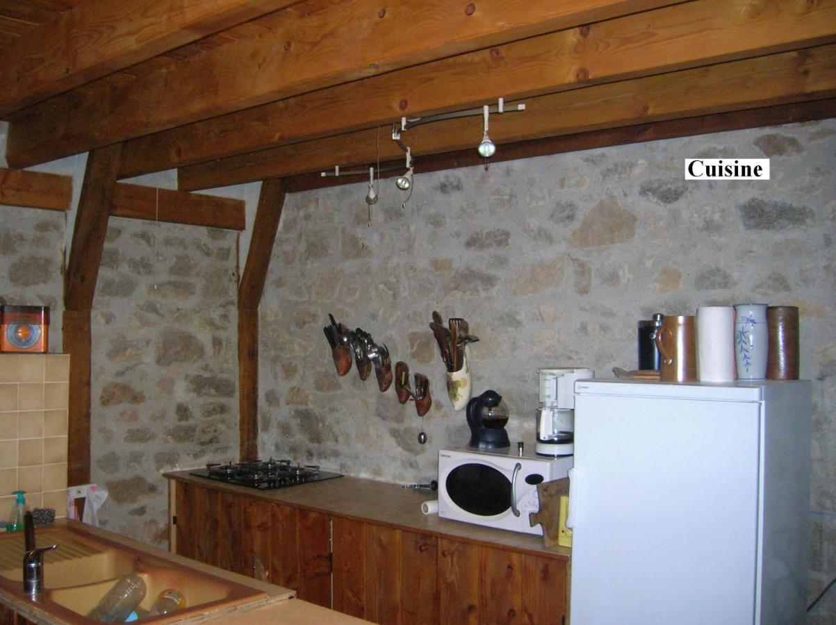 Saint-Exupéry-les-Roches Gite De 15 Places En Chambre De 2, 4, 5 Personnes מראה חיצוני תמונה